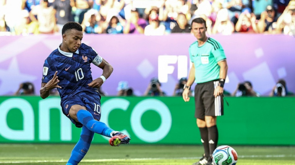 Mondial-2026: Mbapp&eacute; sort la France du bourbier paraguayen 