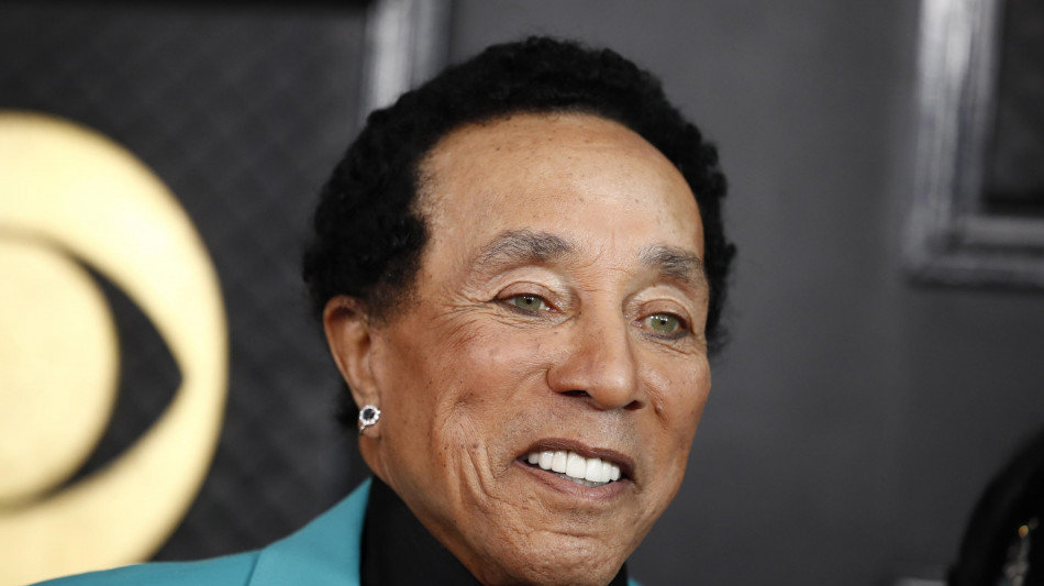 Il cantante Smokey Robinson accusato di molestie sessuali