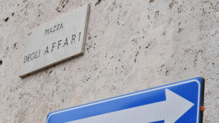 Borsa: Milano sale piano (+0,2%) con Tim e Buzzi, male Tenaris