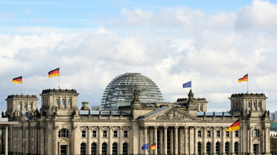 Bundestag erinnert an Marshall-Plan und diskutiert &uuml;ber Wiederaufbau der Ukraine