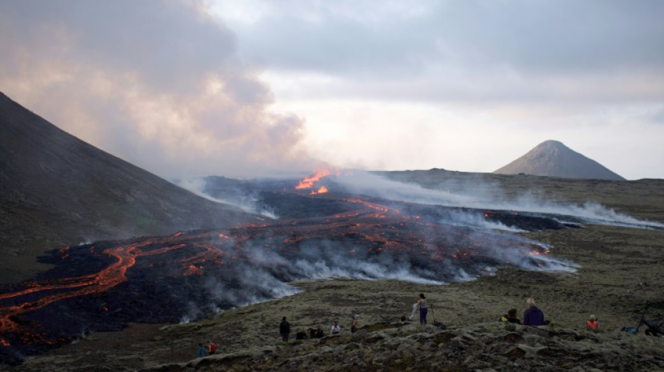 Erupci&oacute;n volc&aacute;nica cerca de la capital de Islandia