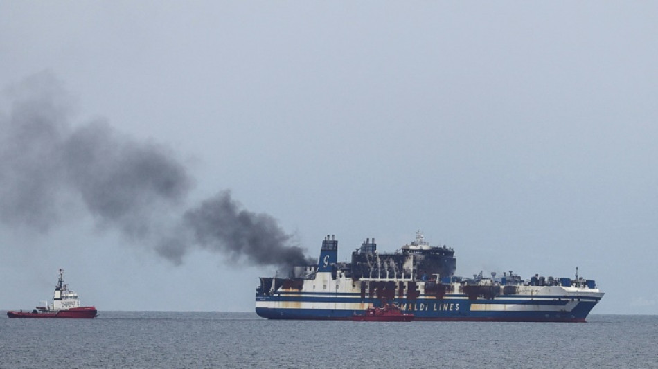 Disminuye esperanza de encontrar supervivientes en ferry italiano incendiado frente a Corf&uacute;