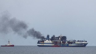 Disminuye esperanza de encontrar supervivientes en ferry italiano incendiado frente a Corf&uacute;