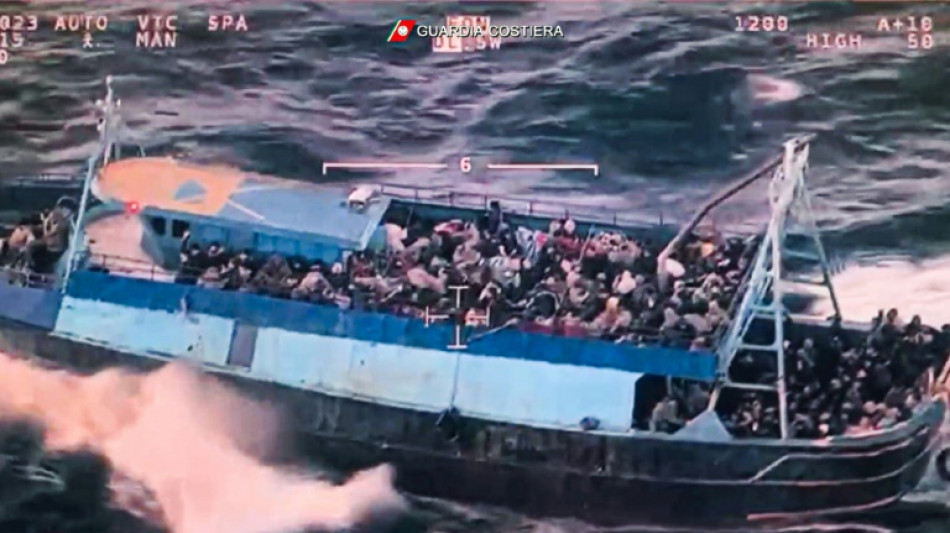 Guardacostas italianos rescatan a m&aacute;s de 1.300 migrantes en el Mediterr&aacute;neo