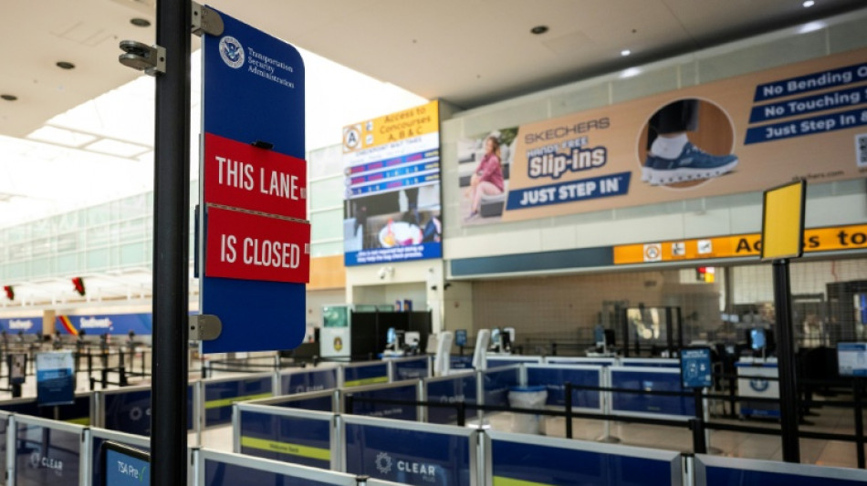 Trump droht Fluglotsen wegen "Shutdown"-Abwesenheit mit Gehaltskürzungen