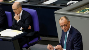 Merz wirft Scholz Versagen vor - scharfe T&ouml;ne in Bundestagsdebatte