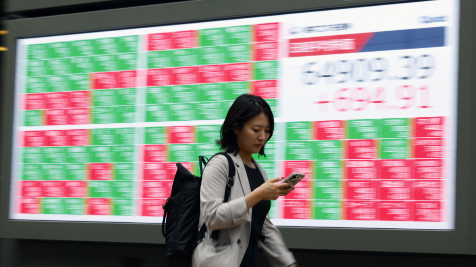 Borsa di Tokyo, apertura in aumento (+0,92%)