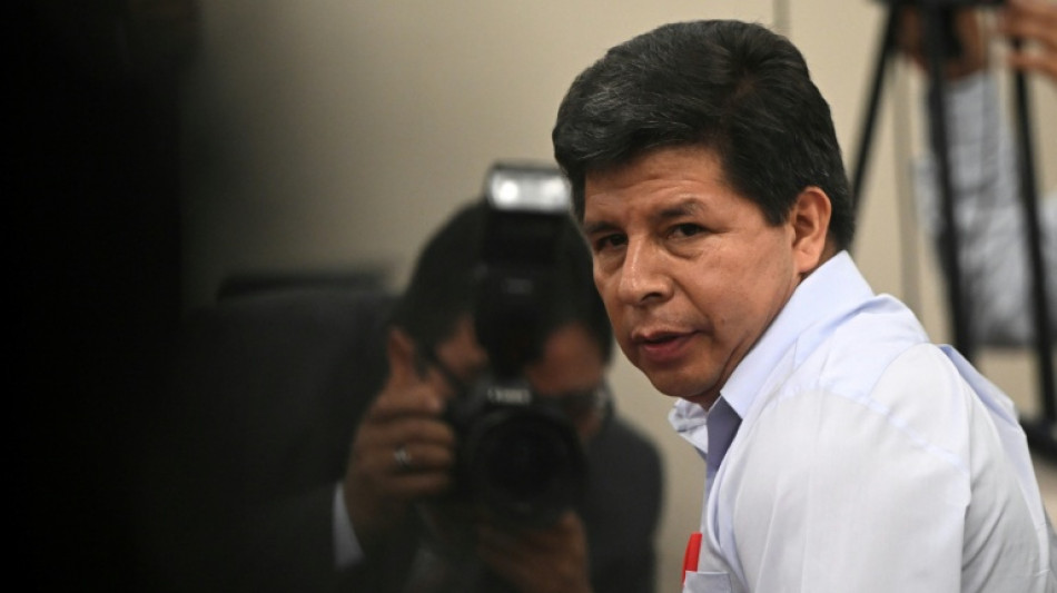 Hospitalizan al expresidente Castillo por su huelga de hambre en Per&uacute;