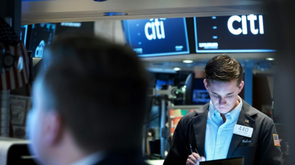 Wall Street termine en hausse, l'enthousiasme ne se d&eacute;ment pas