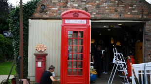Cafés o bibliotecas, la segunda vida de las cabinas telefónicas británicas