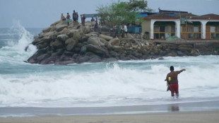 Erick se acerca a la costa sur de México como un poderoso huracán 4