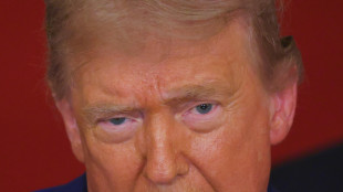 Portavoce iraniano sfida Trump in inglese, 'biscazziere'