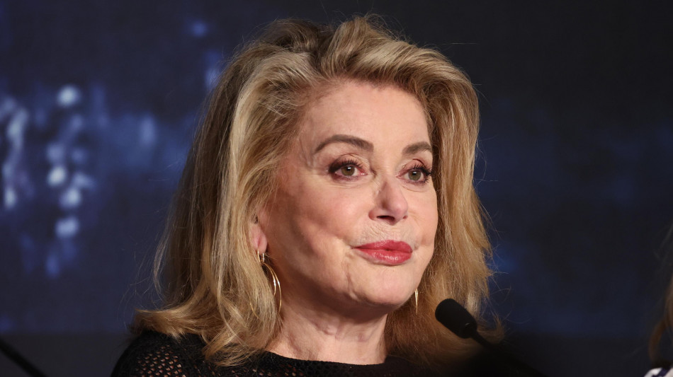 Catherine Deneuve ricever&agrave; il premio alla carriera a Taormina