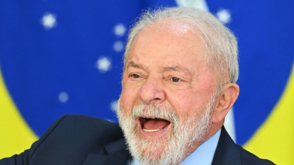 Lula posterga al domingo viaje a China por neumonía