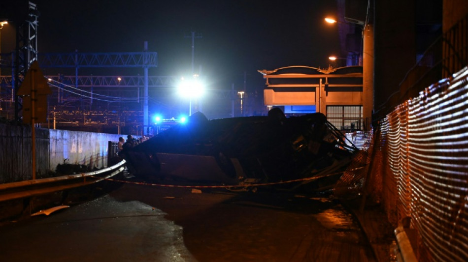 &Ocirc;nibus pega fogo ao cair de ponte e deixa ao menos 21 mortos em Veneza