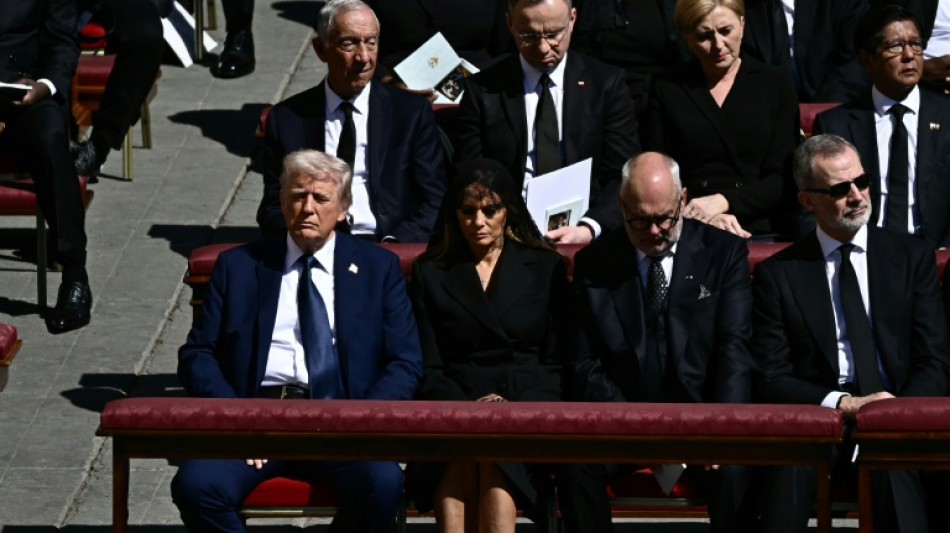 Denigrados por Trump, periodistas de la Casa Blanca celebran una discreta gala anual