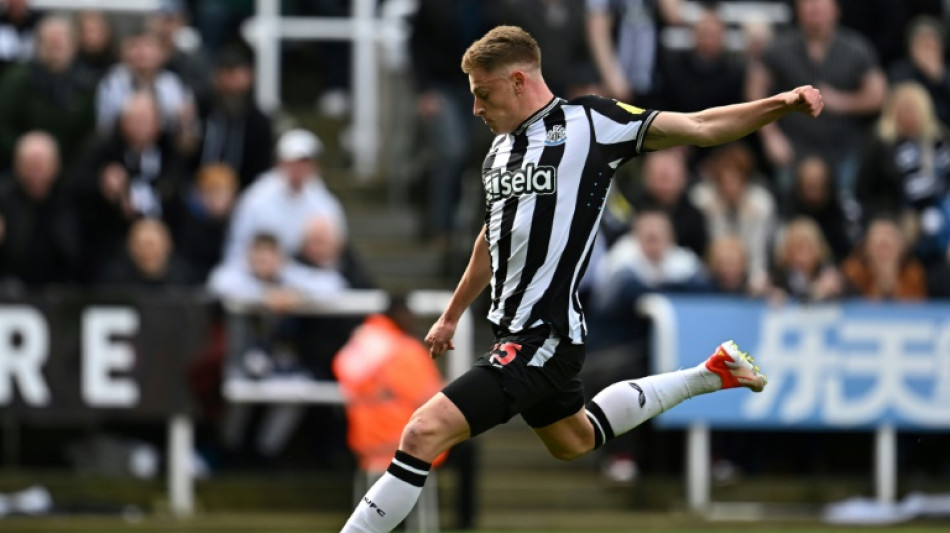 Angleterre: Chelsea g&acirc;che, Newcastle &eacute;merveille