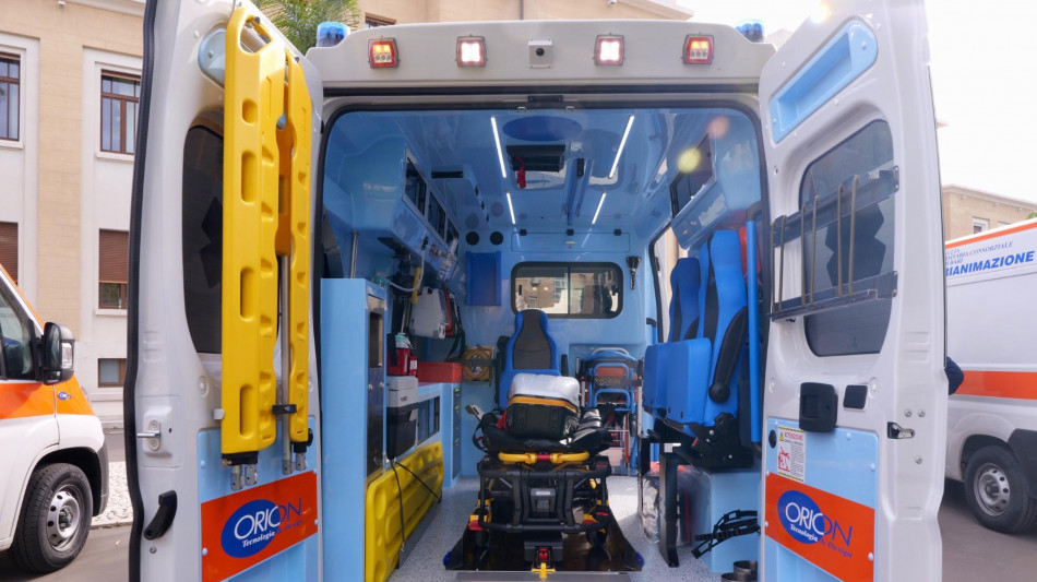 Scontro tra furgone ed auto in A1, morti 3 operai