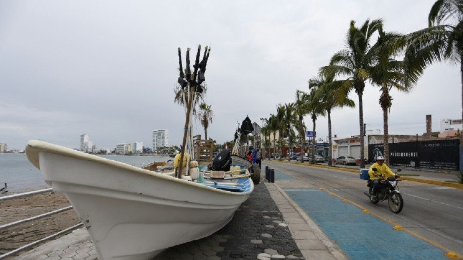 Hurac&aacute;n Orlene se debilita rumbo a costas del Pac&iacute;fico mexicano