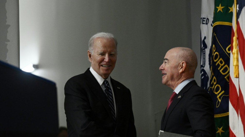 Republicanos avan&ccedil;am para abrir processo de impeachment contra chefe de migra&ccedil;&atilde;o de Biden