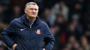 Sunderland into Championship play-offs after Millwall collapse