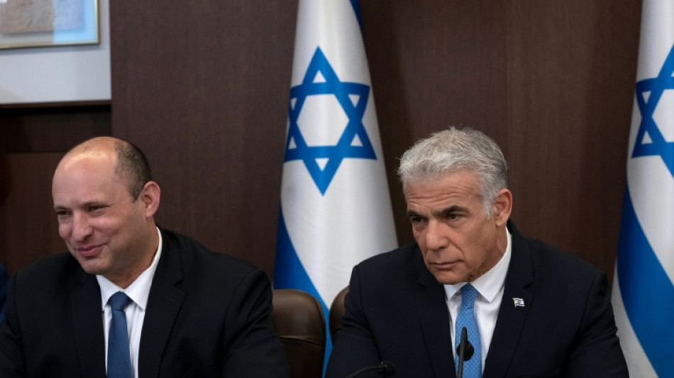 Two former Israel PMs unite to challenge Netanyahu in elections