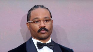 L'accordo con il regista dei Peccatori spacca Hollywood