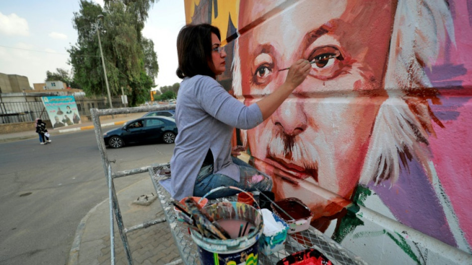 A Bagdad, une artiste donne des couleurs &agrave; la grisaille des rues