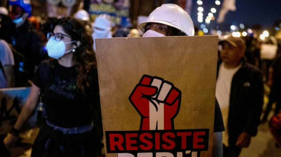 Nueva protesta en Lima contra el gobierno y el Congreso en Perú 