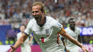 Kane rescues England after DR Congo scare; US eye last 16  