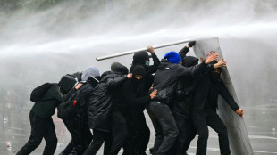 Protestos estudantis geram cenas de caos em Bruxelas