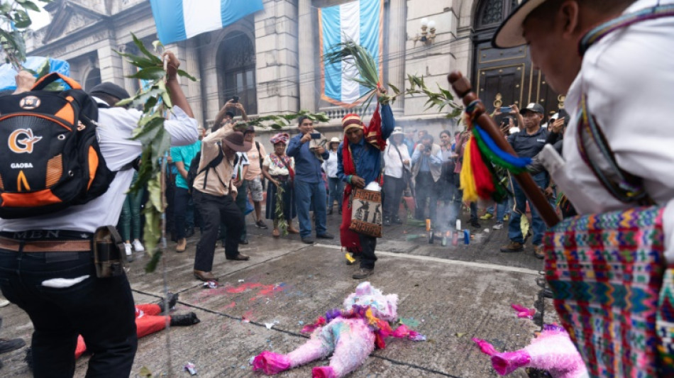 Ind&iacute;genas protestam contra a corrup&ccedil;&atilde;o na Guatemala