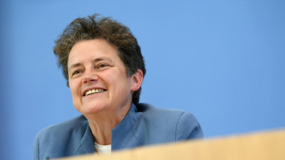 FDP in Sachsen-Anhalt best&auml;tigt Landeschefin H&uuml;skens im Amt