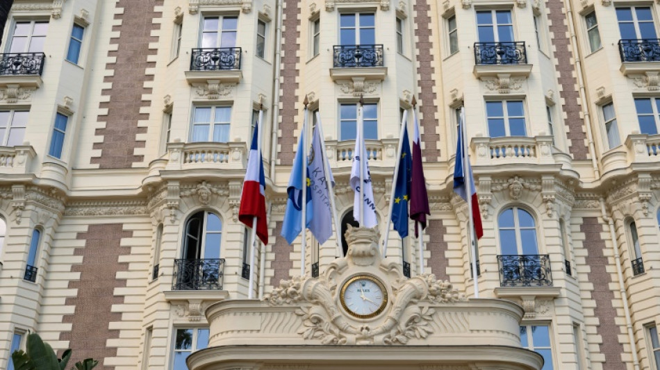 Au Carlton de Cannes, un ma&icirc;tre d'h&ocirc;tel qui "g&egrave;re l'impr&eacute;visible" depuis 40 ans