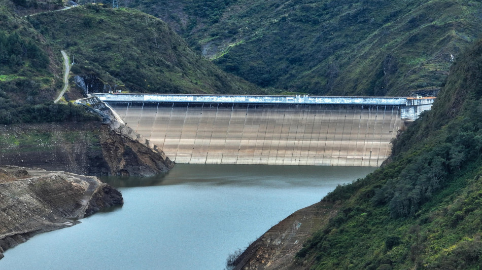 L'Ecuador sospende per 7 giorni il razionamento dell'elettricit&agrave;