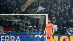 Udinese far&aacute; jogo com port&otilde;es fechados como puni&ccedil;&atilde;o por insultos a Maignan