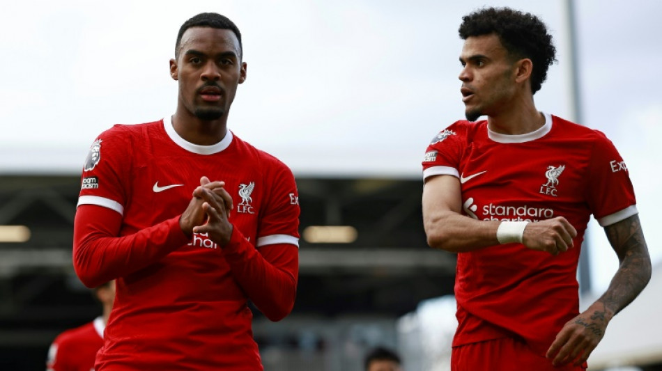 Liverpool vence na visita ao Fulham (3-1) e &eacute; l&iacute;der do Ingl&ecirc;s ao lado do Arsenal