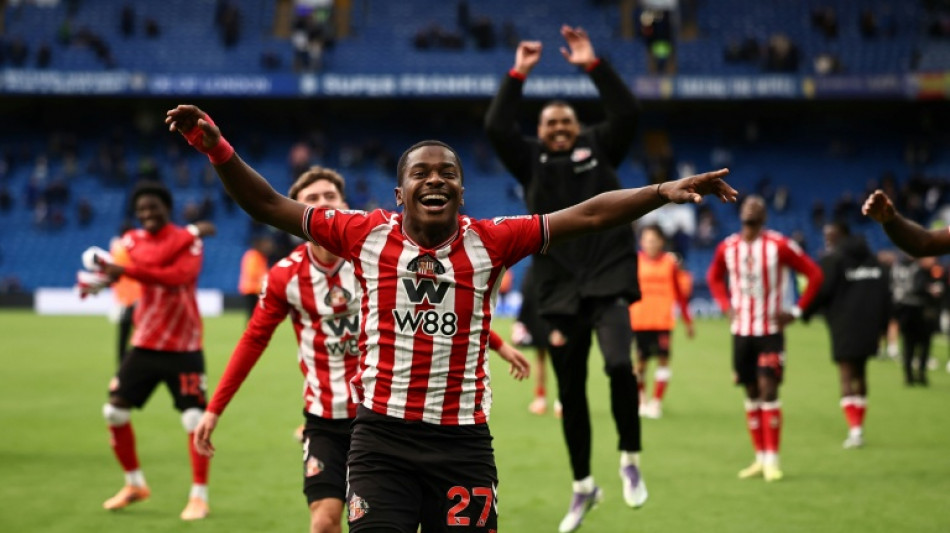 Sunderland stun Chelsea to go second, Newcastle beat Fulham