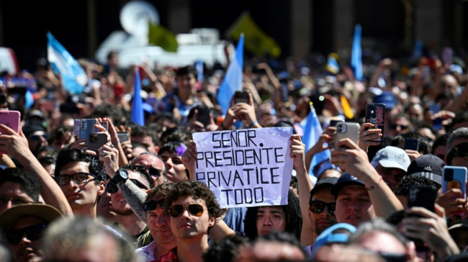 Entre esperan&ccedil;a e sacrif&iacute;cio, seguidores de Milei anseiam por mudan&ccedil;a na Argentina