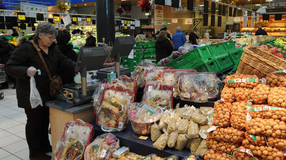 Confcommercio, pil +0,1%, sale dello 0,8% nell'anno