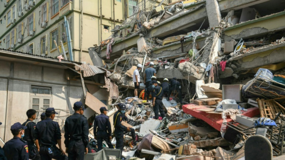 "On a besoin d'aide": &agrave; Mandalay, des secours &agrave; bout face aux destructions du s&eacute;isme
