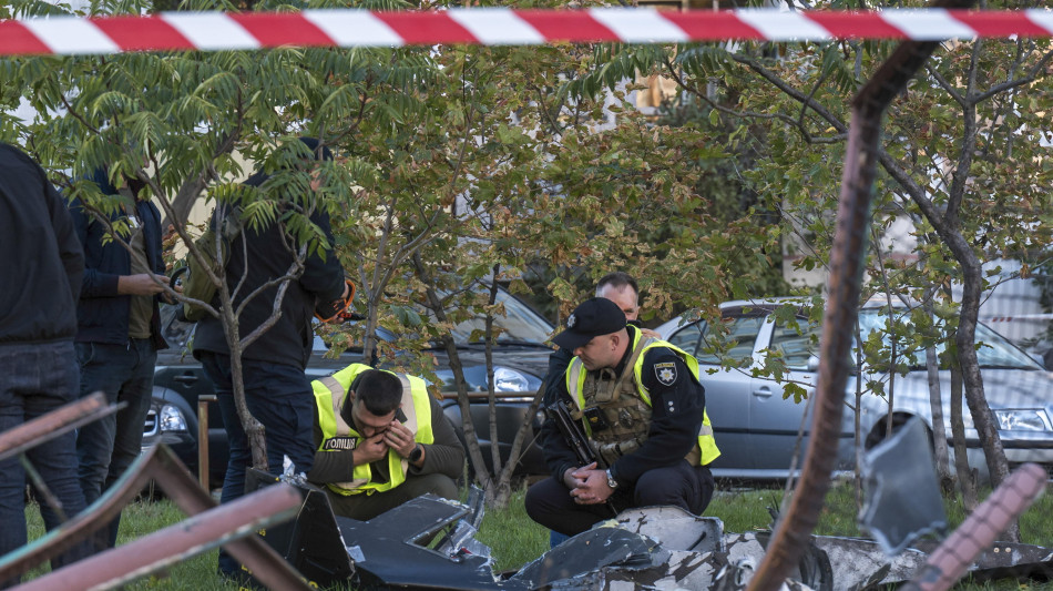 Mosca, bombardate sei centrali elettriche a Kiev e Kharkiv