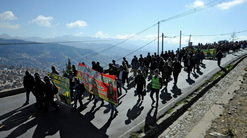 Garimpeiros paralisam centro de La Paz pedindo novas licen&ccedil;as para explorar ouro