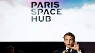 Espace: Macron appelle l'Europe à mener une "reconquête à marche forcée"