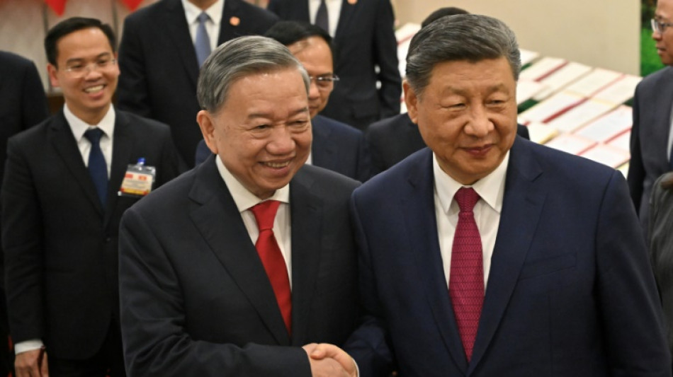 Xi zu Besuch in Hanoi: China und Vietnam wollen enger zusammenarbeiten