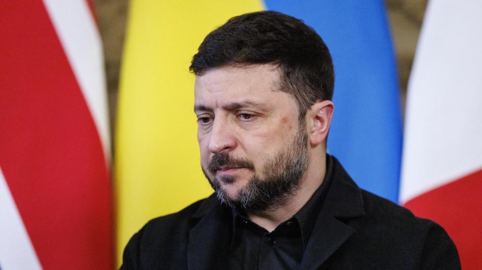 Zelensky, Trump vuole che l'Ucraina si ritiri dal Donbass ma non la Russia