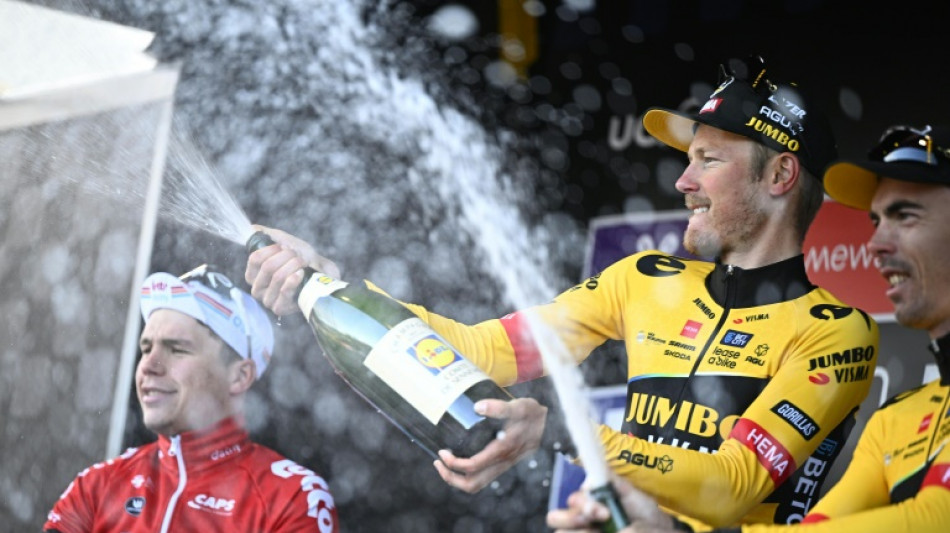 Van Baarle claims season-opening cycling classic 