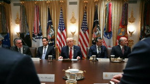 Trump adia prazo para ataques contra Ir&atilde; em meio a negocia&ccedil;&otilde;es