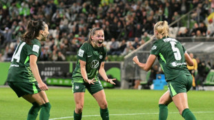 Popp und Huth treffen: Wolfsburg bleibt oben dran