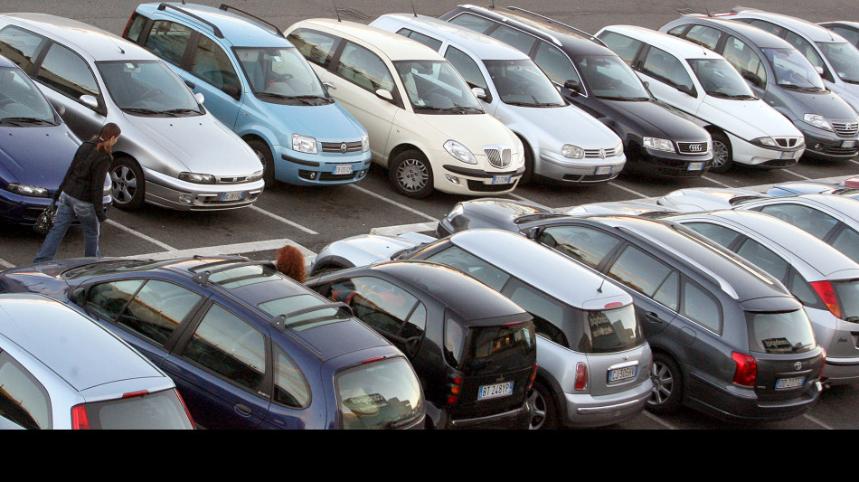 Al via la rottamazione per le auto in fermo e faro sui richiami delle case
